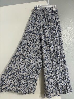 Wide Leg Floral Print Pants in Navy and Cream